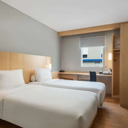 Ibis Jakarta Senen Отели рядом с достопримечательностью «Площадь Atrium»
