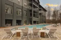 Landing Apartments - Oakwood Hotels in Oakwood