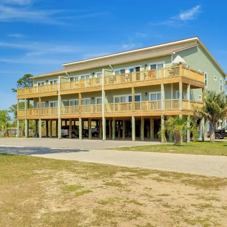 Water View Dauphin Island Condo w/ Boat Slips