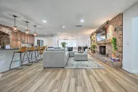 Outdoor Oasis! Group Getaway w/ Pool in Brandon - Wifi