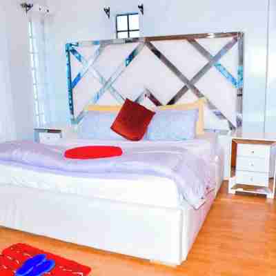 Majestic Airport Villa Rooms