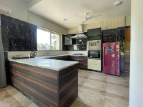 Kings Villa Hotels in 