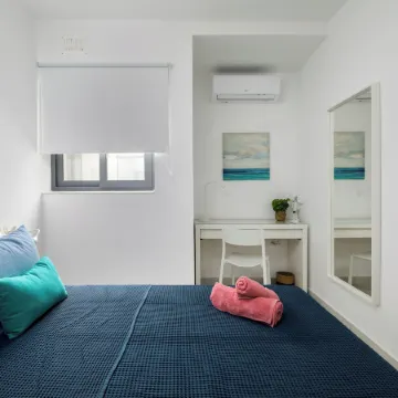 Cosy & Modern 1 BR APT - 2 mins from sea