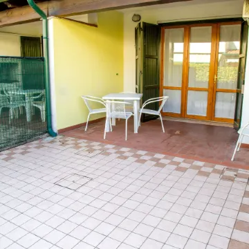 Family flat with two private courtyards