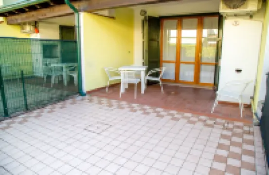 Family flat with two private courtyards