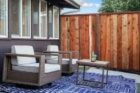 LakeFront Lavender House Hotels in San Mateo