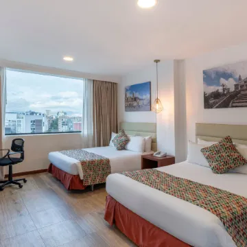 Hotel Andes Plaza Отели рядом с достопримечательностью «Суба»