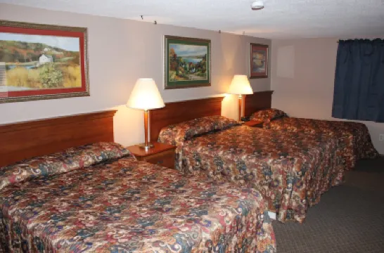 The Village Motel Hotel di 