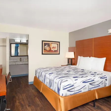 Travelodge by Wyndham Albuquerque West