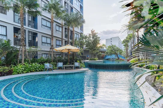 รูปภาพของคอนโด 2 ห้องนอน พร้อมสระว่ายน้ำและฟิตเนส ซี262