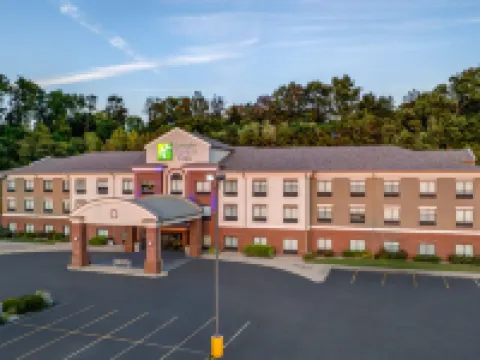 智選假日套房酒店曾斯維爾北 馬斯金格姆縣酒店