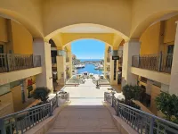 Stunning Seafront Portomaso Apartment w/terraces