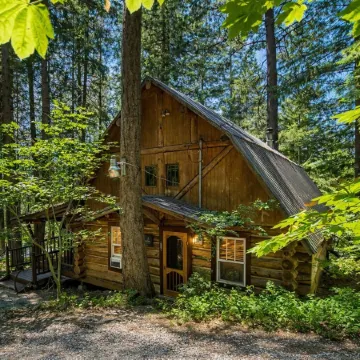 Guten Cabin 3 Bedroom Home by NW Comfy Cabins by RedAwning