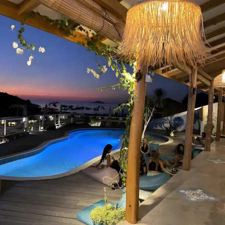 Seaesta Komodo Hostel & Hotel
