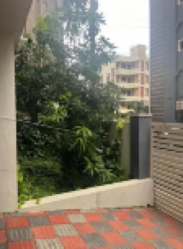 高級兩房公寓• 乾淨且中心位置 • 步行至 IT 中心