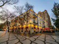 Moxen Boutique Hotel Hotels near Nizami St