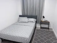Charming Family-friendly House Rental in Edmonton - balcony