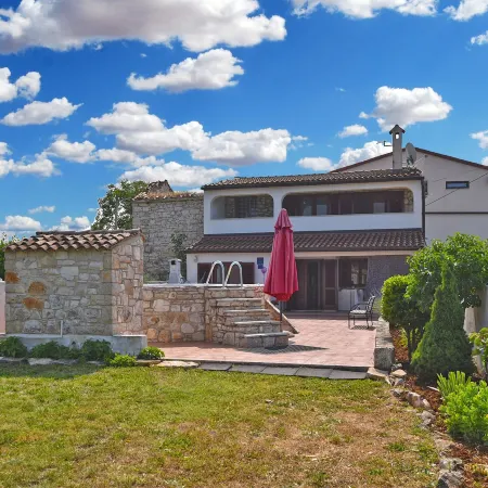 Charming Home With Pool in Barbariga