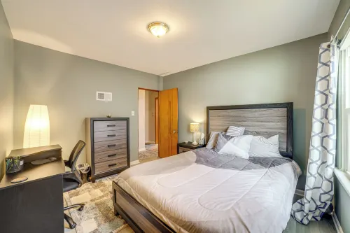 Spacious & Peaceful Suburban Home in Lansing! - 2-Star