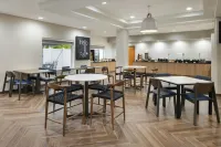 Fairfield Inn & Suites Lake City - Parkplatz