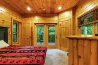 Dogwood Grand Cabin Hot tub and Games