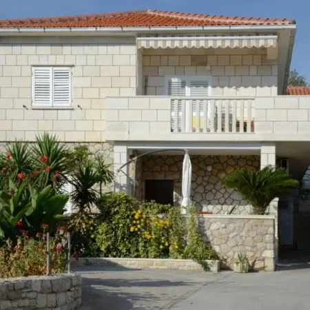 Apartments Zana Hotels in Postire