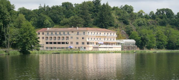 Contact Hotel le Moulin Neuf Chantonnay Hotels in Vendee