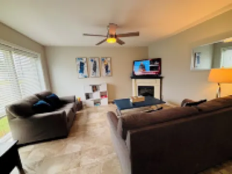 Xenia 3Bd Home-Foosball Game Room-Fire Pit-Near Downtown