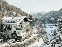 Alpstay - Chalet Hotel Hartmann - Adults Only โรงแรมใกล้Seceda