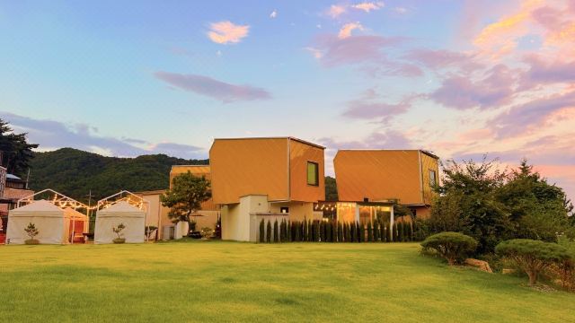 더힐링나인 수영장