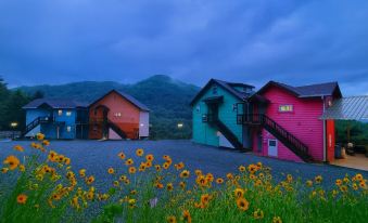 Danyang Mountain Pension