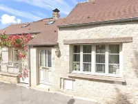 Charming and natural house Hotele w: Senlis