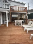 4-Bdrm 3 bath house in Grafton with large patio, WiFi and very walkable. Fun!!!
