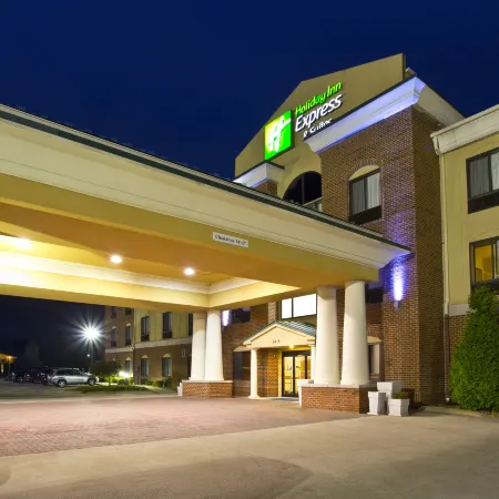 Holiday Inn Express & Suites GOSHEN by IHG