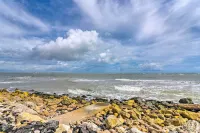 Private Beach Access: Coastal Freeport Home!