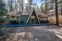 Tipsy Grizzly Cabin - Mountain view