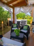 Villa with jacuzzi and terrace · Ideal Easter - Bungalows