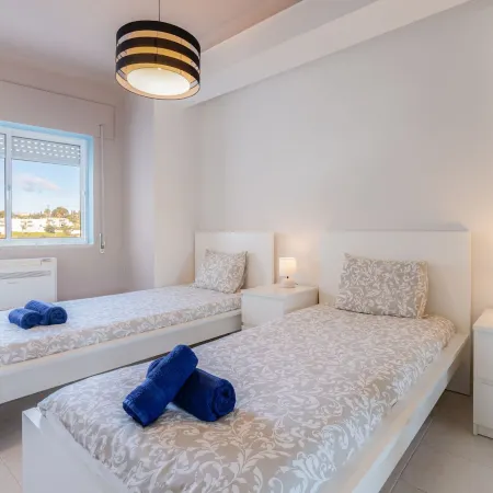 Max Crib Sea View Apart with AC and Garage