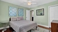 Family Tides by Avantstay 1 Block to the Beach + Game Room + Large Deck Near Center Street