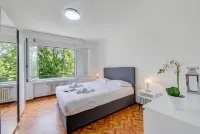Lido Apartment - Happy Rentals - Dapur