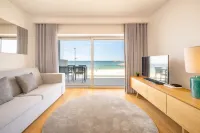 GuestReady - Golden sea view retreat - Strand