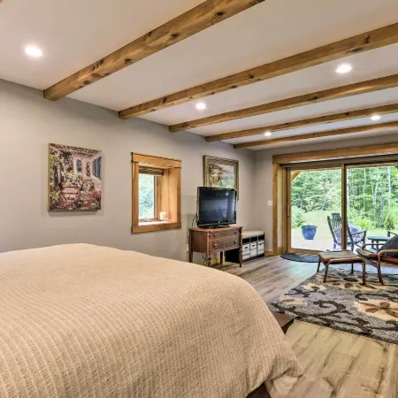 Saltwater Hot Tub & Wfh-Friendly Warren Cabin!