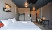 Rider Bedroom Hostel & Cafe - 2 étoiles