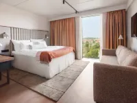 Clarion Hotel Karlatornet Hotels near Backaplan