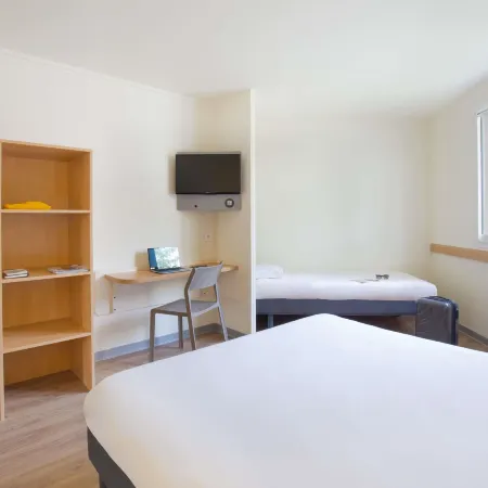 Ibis Budget Aubagne Paluds Agora