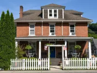Old Clark Inn Hotele w: Edray