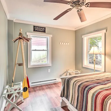 Waterfront Cottage on Sawmill Bay w/ Deck!