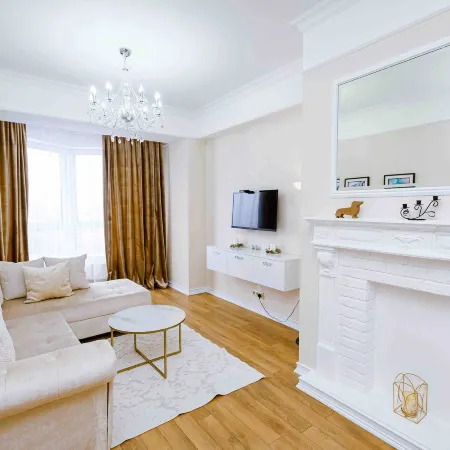 Park & Lake Skyline 1BD flat