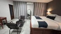 Raintree Hotel - 2-Star