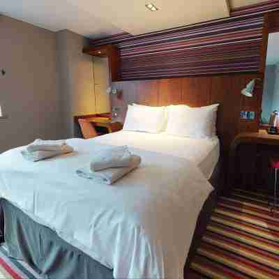 Village Hotel Manchester Cheadle Rooms